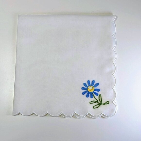 Daisy Embroidered Lace Placemats & Napkins Set (x4) - Picture 2 of 6